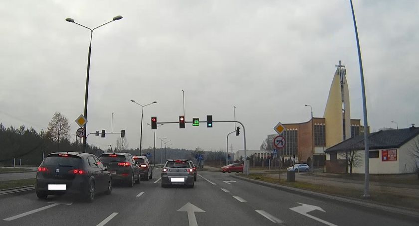 Przy Kruszyńskiej we Włocławku pojawił się radarowy wyświetlacz prędkości [VIDEO]