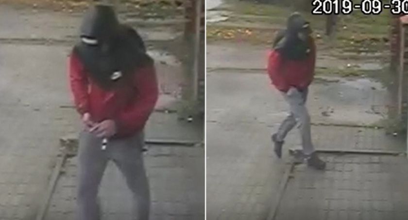 Zabrał pieniądze z bankomatu we Włocławku. Policja prosi o pomoc. Jest nagranie [VIDEO]