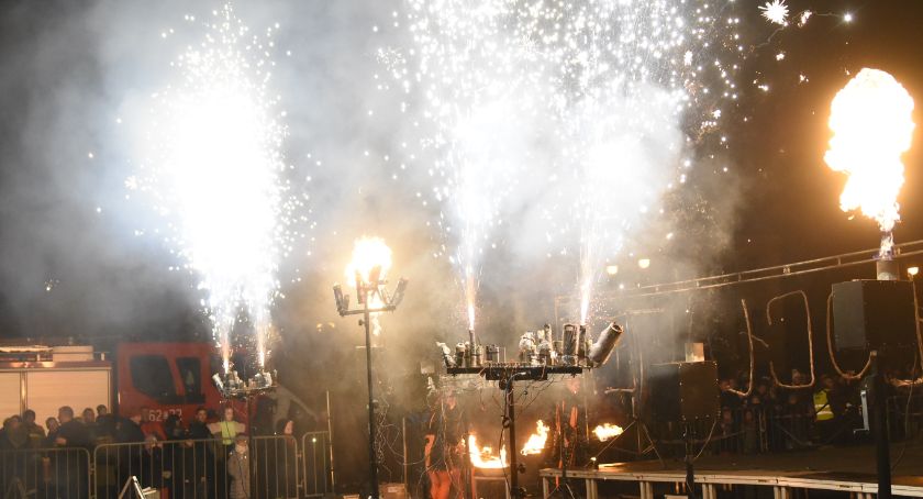 Sylwester Miejski 2019/2020 na Zielonym Rynku we Włocławku [ZDJĘCIA VIDEO]