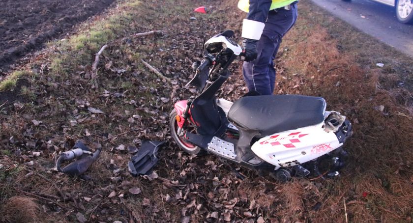 Uderzył w motorower i odjechał w kierunku Radziejowa. Policja szuka świadków [ZDJĘCIA]