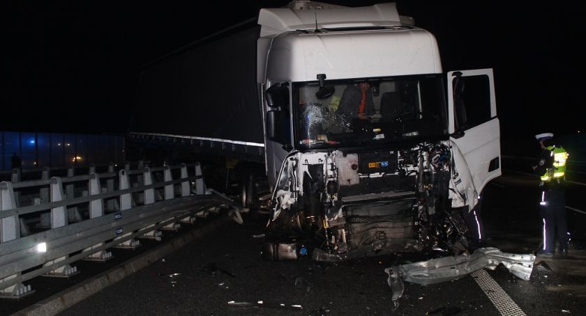Tragiczny wypadek na A1 w Grabkowie. Z wiaduktu spadło dwóch mężczyzn [ZDJĘCIA]