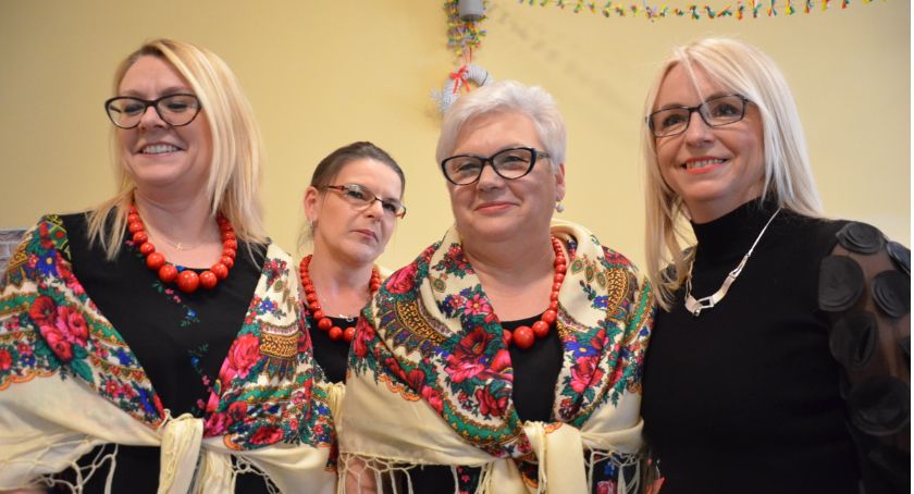 Kolędowanie z Zespołem Folklorystycznym Smólnik w Józefowie [ZDJĘCIA]