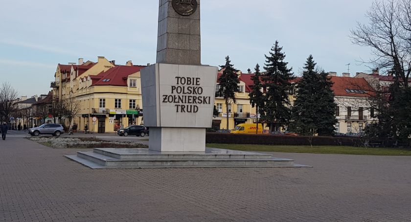 Tragedia na Placu Wolności we Włocławku. Nie żyje 72 latek