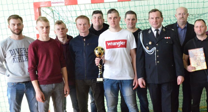 Druhowie z Lubrańca  najlepsi w województwie w halowej piłce nożnej w Gąsawie