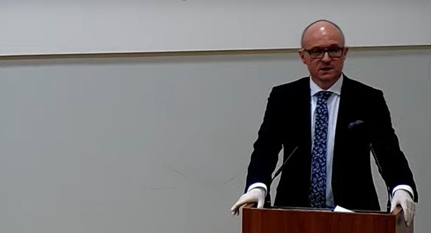 Wojtkowski: W okolicach maja może być ok. 38 tys zakażonych. Nie polecę pracownikom by te wybory przygotowali