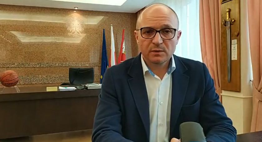 17-latek zarażony koronawirusem we Włocławku. Oddział włocławskiego szpitala odizolowany