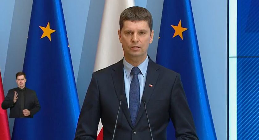 Nowe terminy matur i egzaminu ósmoklasisty. Przedłużenie zamknięcia szkół