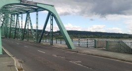Co z dziurami na moście we Włocławku? Chodnik został zamknięty dla ruchu