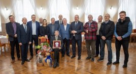 Strażak ochotnik OSP w Lubrańcu odznaczony medalem marszałka. Julian Pawłowski obchodził swoje 101 urodziny