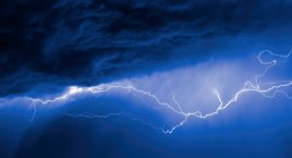 IMGW: Noc niespokojna. Czekają nas burze, ulewy, gra&hellip;
