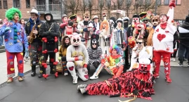Korowód Grup Zapustnych 2025 we Włocławku. Barwne Zapusty na Kujawach z Kozą i Diabłem
