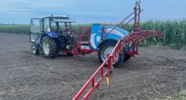 Kolizja w Sierakowach w Gminie Topólka. Opryskiwacz uderzył w Hyundaia