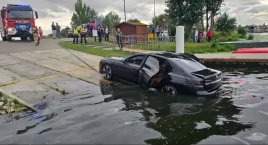 BMW w Wiśle. Luksusowe auto zatopione na Przystani w…