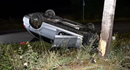 Dachowanie Audi w Połajewie. Trzy osoby trafiły do szpitala