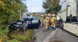 Wjechał lexusem wprost pod ciężarówkę