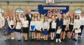 Ślubowanie pierwszoklasistów i Dzień Edukacji Narodowej w Kłóbce [ZDJĘCIA]