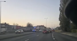 Wypadek na ulicy Okrzei we Włocławku. Na miejscu słu…
