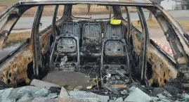 Pożar samochodu przy ulicy Płockiej we Włocławku. Fo…