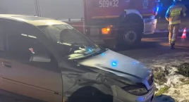 Osobówka zderzyła się z ciężarówką na DK 62. 19-latk&hellip;