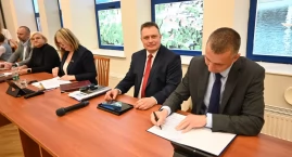 Łyżwy na chodnikach, ręce na płotach. Akcja zima we Włocławku pod lupą radnych