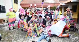 Korowód Grup Zapustnych Włocławek: Barwna parada z kozą przeszła ulicami miasta