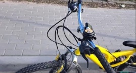 9-letni rowerzysta wjechał pod samochód. Bez karty i bez opieki dorosłego