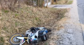 Palił gumę BMW na drodze. 23-latek potrącił motocykl&hellip;