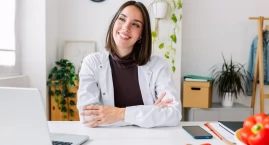 Zdjęcie przedstawia: Gdzie pracuje dietetyk? Jakie ma możliwości zatrudnienia?