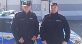 Dzielnicowi uratowali 83-latkę. Ryzykowali życiem i zdrowiem