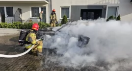 Pożar Audi w Piotrkowie Kujawskim. Zagrożony blok mi&hellip;