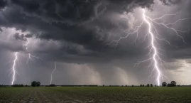 Burze i silny wiatr nad Włocławkiem. IMGW wydał ostr&hellip;