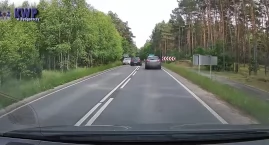 Szokujące nagranie z regionu. Kierowca Hondy wyprzed&hellip;