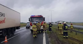 Toyota uderzyła w bariery na A1 pod Włocławkiem