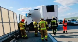 Zderzenie ciężarówek na A1 pod Włocławkiem. Volvo ud&hellip;