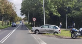 Zderzenie na obwodnicy Radziejowa. Skoda uderzyła w latarnię