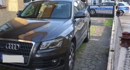 Cofając Audi, uderzył w zaparkowane Volvo i odjechał&hellip;