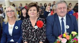 Nadanie sztandaru szkole i ślubowanie pierwszoklasistów w Smólniku
