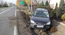 Wypadek w Samszycach. Uderzył w forda, którym podróżowała rodzina z dwójką dzieci [ZDJĘCIA]