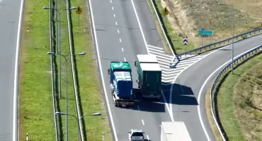 Dron nad A1. Kontrole wyprzedzania ciężarówek