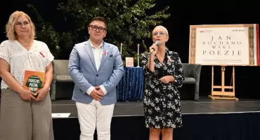 Narodowe Czytanie 2025 w Smólniku: poezja Jana Kochanowskiego połączyła pokolenia