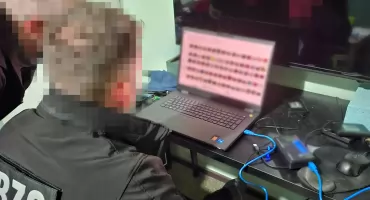 Treści pedofilskie we Włocławku. Mężczyzna z zarzutami po jednej z największych operacji CBZC