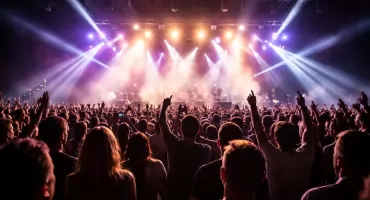 Dzień Kobiet w Lubaniu. Znana gwiazda zagra koncert w hali sportowej