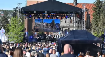 Majówka Włocławek 2026: koncerty ruszyły, Poparzeni Kawą Trzy na scenie, przed nami IRA i Ich Troje
