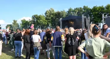 Young Brześć Festiwal 2026 już jutro. DRE$$CODE, otwarta scena i mocne muzyczne nazwiska w Starym Brześciu