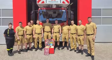 Strażacy z Włocławka i powiatu pomagają w akcji Hełm Wsparcia dla Bożenki chorej na nowotwór
