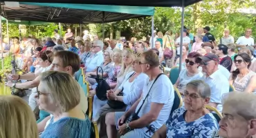 Piknik Rodzinny w Kowalu 2026. Muzyka, rodziny i wyjątkowa scena na wodzie. Zdjęcia