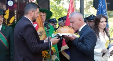 Dożynki w Chodczu zachwyciły wyjątkową paradą. Rolnikom podziękowano za trud, wieczorem wielka zabawa. Zdjęcia